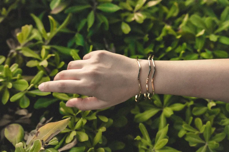 The Art of Restraint: Why the Most Sophisticated Collectors Are Choosing a Signature Jewelry Identity Over Endless Accumulation